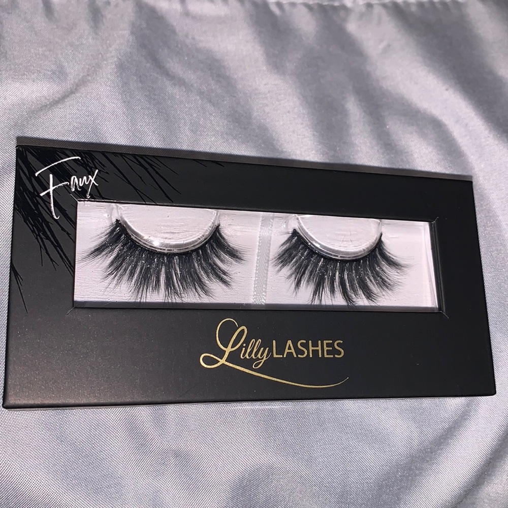 NWT Lilly lashes 2 pairs